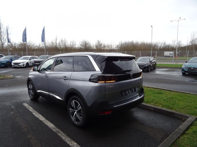 Peugeot 5008, Peugeot 5008 ALLURE BlueHDi 130k EAT8, barva stříbrná