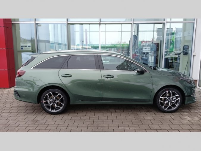 Kia Ceed, SW 1,5 TGDi TOP MY24, barva šedá