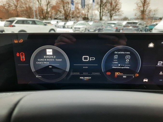 Peugeot 3008, Peugeot 3008 ALLURE Hybrid 136 e-DCS6, barva modrá