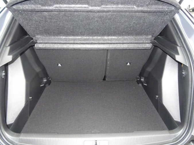 Peugeot 2008, Peugeot 2008 STYLE PureTech 100k MAN6, barva šedá