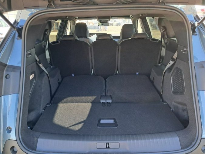Peugeot 5008, Peugeot 5008 5008 ALLURE Hybrid 136 e-DCS6, barva modrá