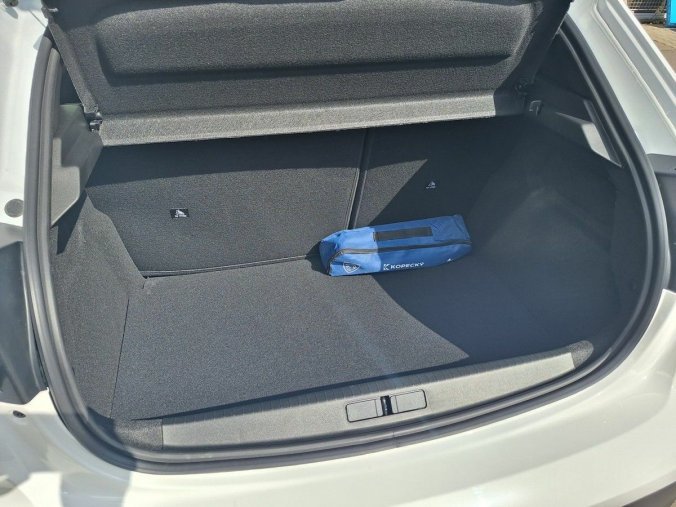Peugeot 208, Peugeot 208 STYLE 1.2 PT 100K MAN6, barva bílá