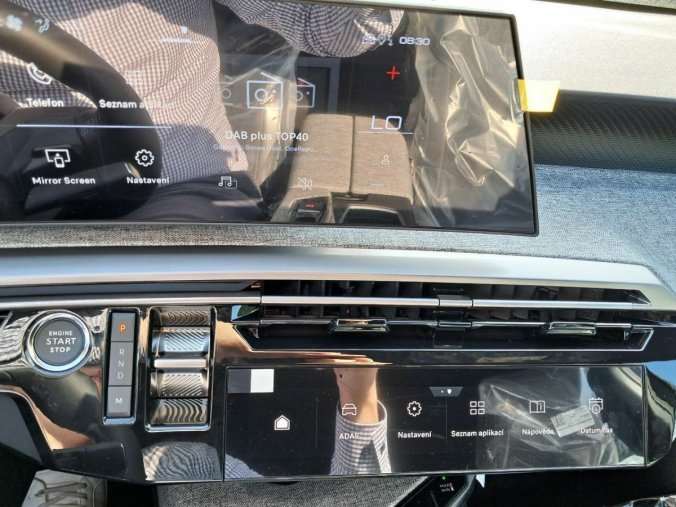 Peugeot 5008, Peugeot 5008 5008 ALLURE Hybrid 145 e-DCS6, barva modrá