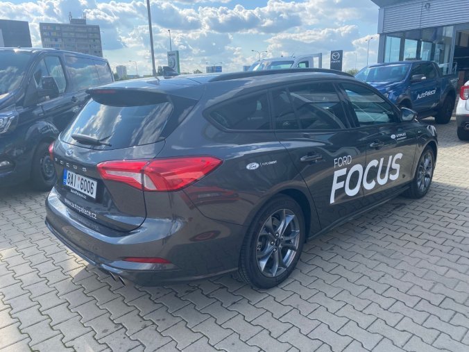 Ford Focus, Focus ST-line 1.5 EcoBoost, barva šedá