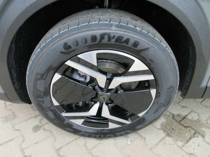 Peugeot 2008, Peugeot 2008 ALLURE PureTech 100 S&S MAN6, barva šedá
