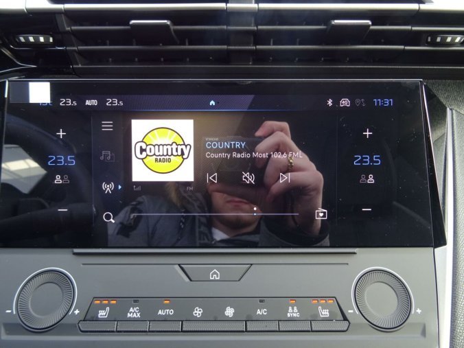 Peugeot 408, Peugeot 408 ALLURE Hybrid 145k e-DCS6, barva šedá