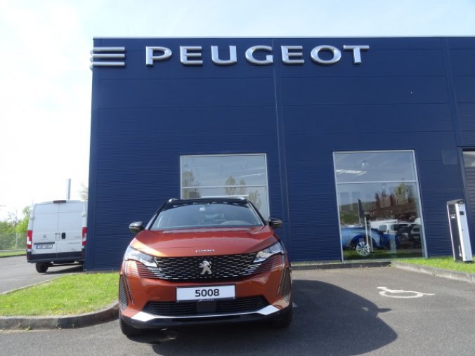 Peugeot 5008, ALLURE PACK 1.5 BHDi 130 EAT8, barva hnědá