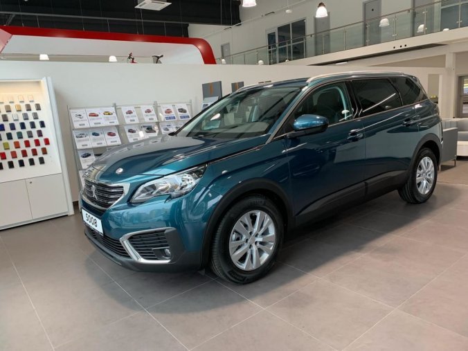 Peugeot 5008, 1.2 PureTech, 130k, Active, barva zelená