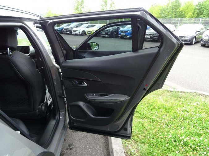 Peugeot 2008, Peugeot 2008 GT PureTech 130k EAT8, barva šedá