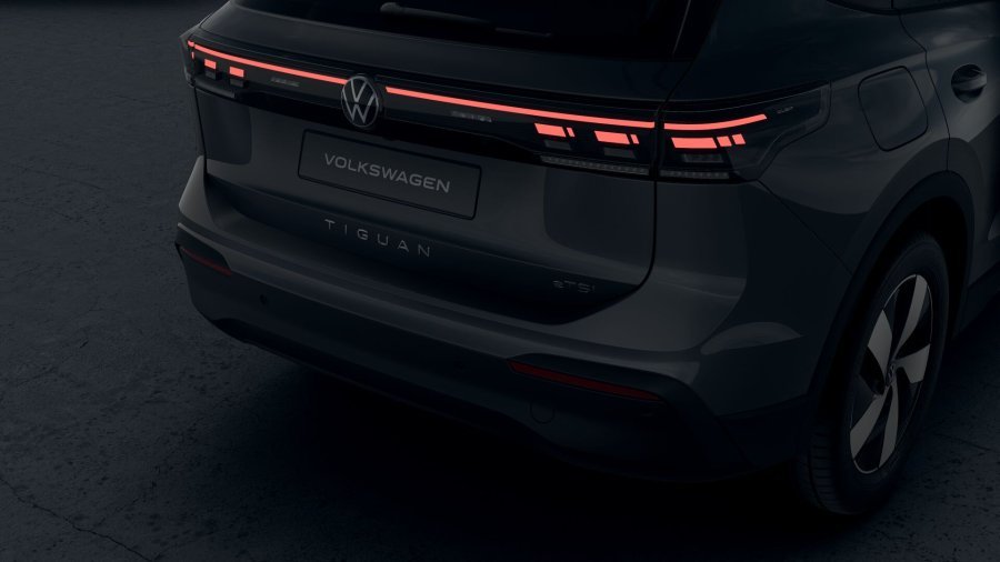 Volkswagen Tiguan, Tiguan People 1,5 eTSI 110 kW mHEV, barva šedá