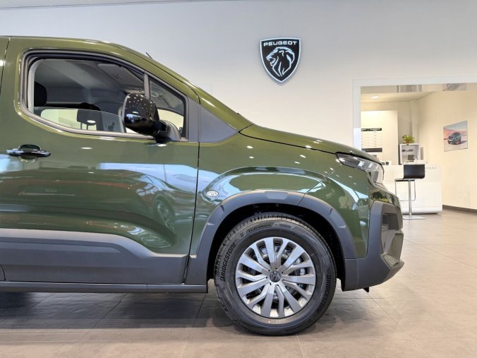 Peugeot Rifter, Peugeot Rifter ALLURE 110k, Benzin, 7 let záruka, barva zelená