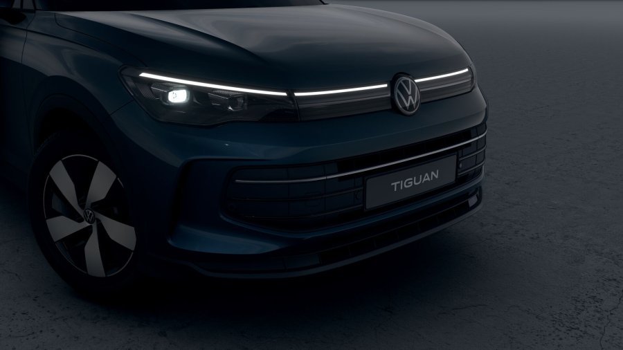 Volkswagen Tiguan, Tiguan People 1,5 eTSI 110 kW mHEV, barva modrá