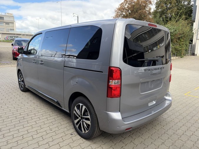 Peugeot Traveller, Peugeot Traveller Allure L2 2.2 BlueHdi 180hp - TAŽNÉ - 0011, barva šedá