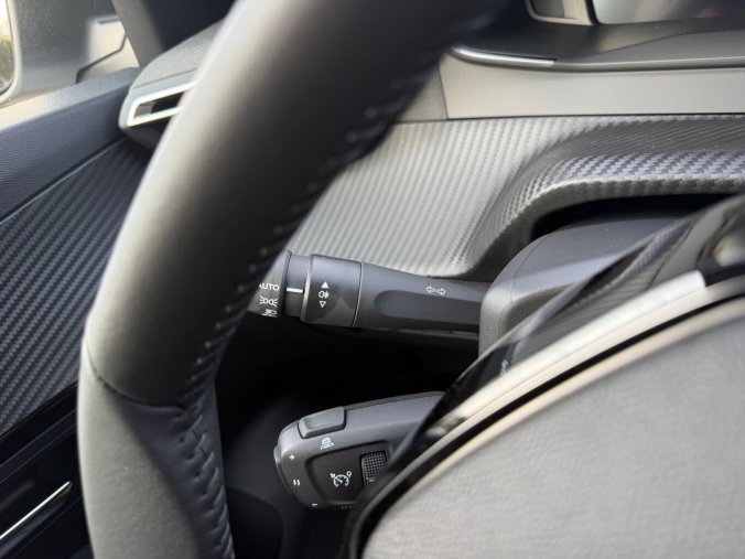 Peugeot 2008, Peugeot 2008 ALLURE PureTech 100k MAN6, barva bílá