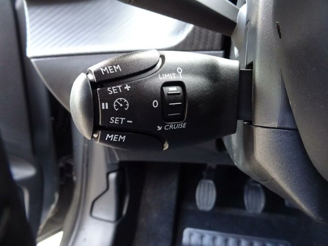 Peugeot 208, Peugeot 208 ACTIVE PureTech 100 S&S MAN6, barva šedá