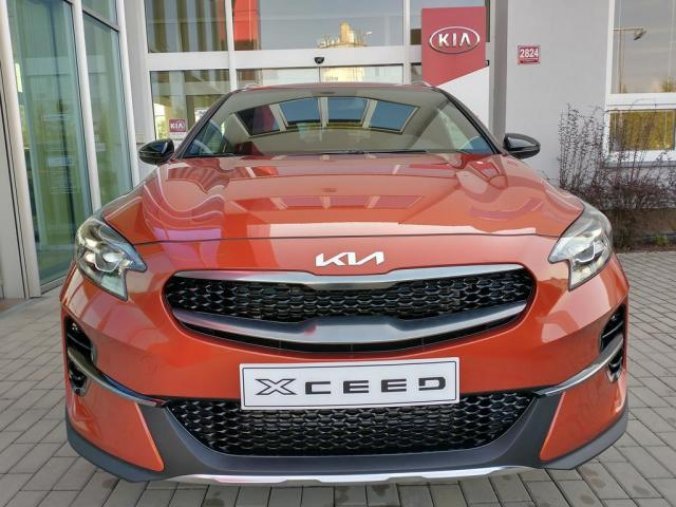 Kia XCeed, 1.5 T-GDi BLACK EDITION MY22, barva oranžová