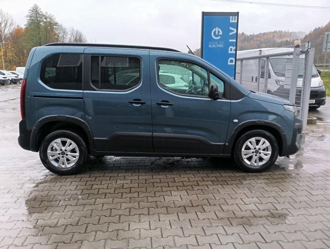 Peugeot Rifter, Peugeot Rifter ALLURE BlueHDi 130 S&S EAT8 N1, barva modrá
