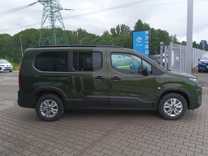 Peugeot Rifter, Peugeot Rifter LONG ALLURE BHDi 130 EAT8 N1, barva zelená