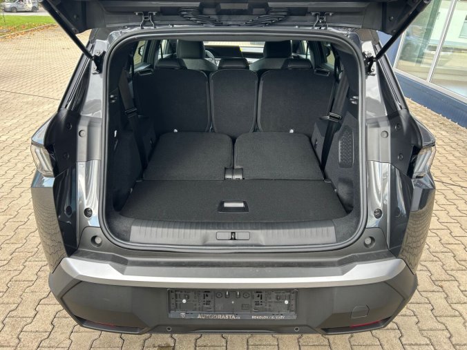 Peugeot 5008, Peugeot 5008 ALLURE Hybrid 145 e-DCS6, barva šedá