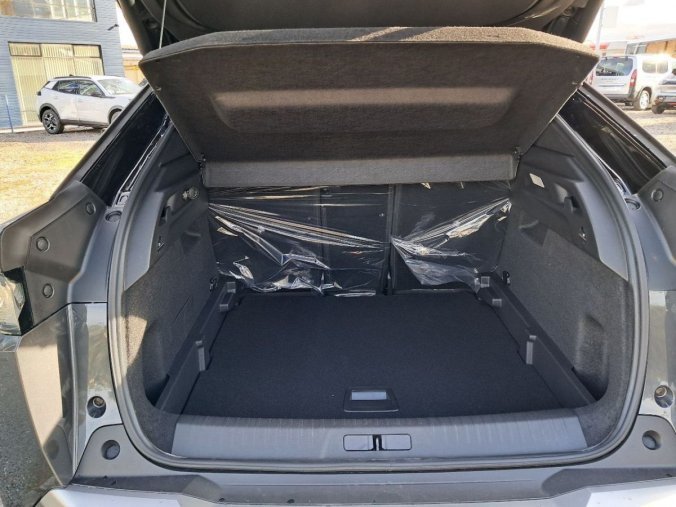 Peugeot 3008, Peugeot 3008 3008 GT Hybrid 145 e-DCS6, barva šedá