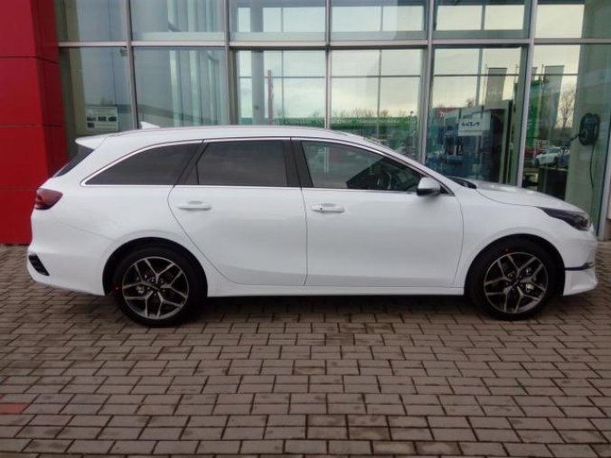 Kia Ceed, SW 1,5 T-GDi TOP 17 BUD MY23, barva bílá