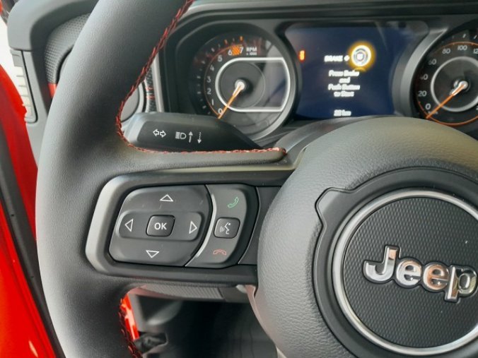 Jeep Wrangler, Unlimited 2,0T  Rubicon ČR, barva červená