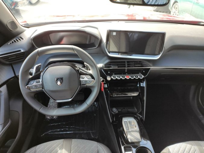 Peugeot 2008, Peugeot 2008 ALLURE 1.2 136k HY AUTOMAT, barva červená