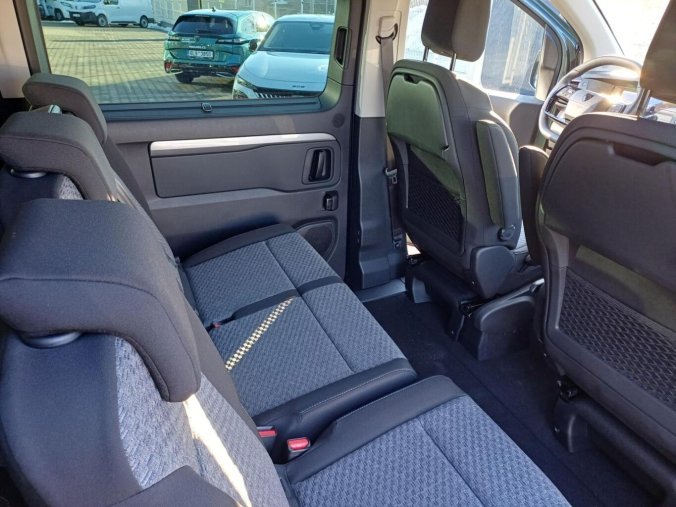 Peugeot Traveller, Peugeot Traveller Active L2 2.2 BlueHDi 150 MAN, barva zelená