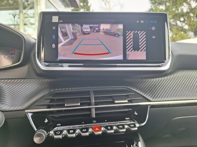 Peugeot 2008, Peugeot 2008 ALLURE Hybrid 145 e-DCS6, barva červená