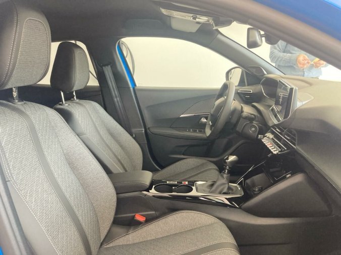 Peugeot 2008, Peugeot 2008 ALLURE PureTech 100 S&S MAN6, barva modrá