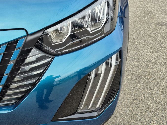 Peugeot 2008, Peugeot 2008 ALLURE PureTech 100 S&S MAN6, barva modrá