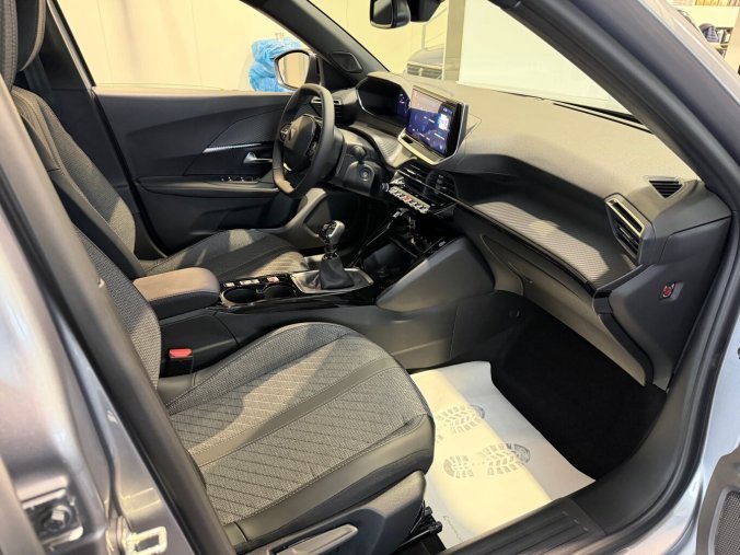 Peugeot 2008, Peugeot 2008 ALLURE PureTech 100k MAN6, barva šedá