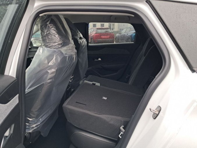 Peugeot 308, Peugeot 308 SW ALLURE Hybrid 145 e-DCS6, barva bílá