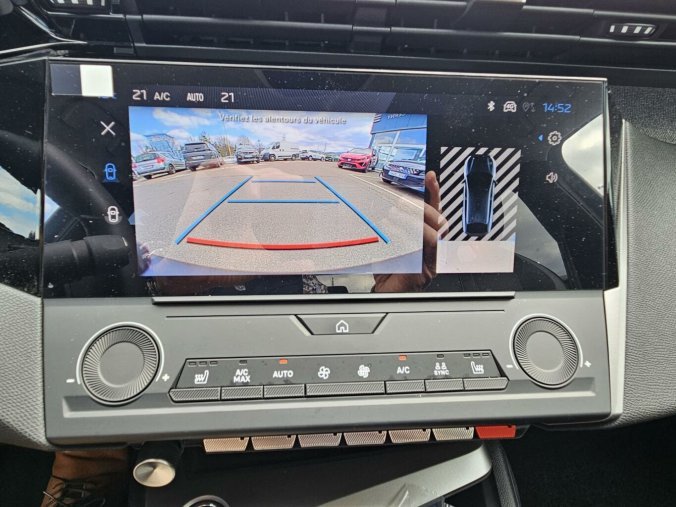 Peugeot 408, Peugeot 408 ALLURE Hybrid 145 e-DCS6, barva modrá