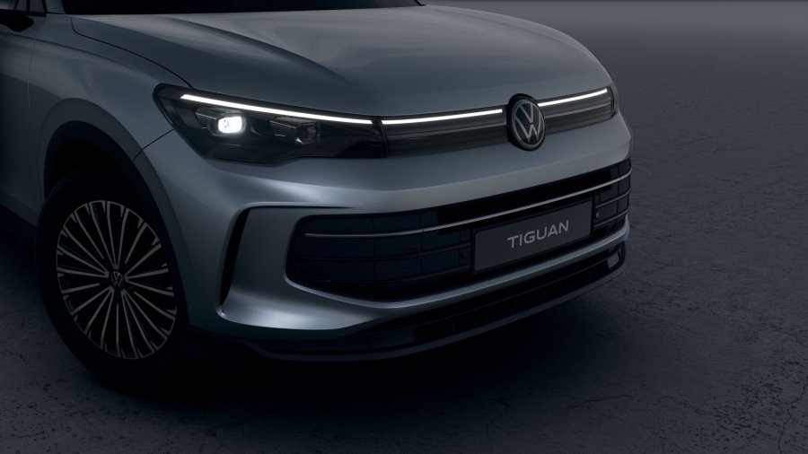 Volkswagen Tiguan, Tiguan People 1,5 eTSI 110 kW mHEV, barva stříbrná