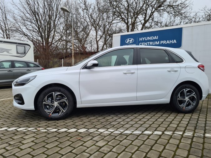 Hyundai i30, 1,5i 81 kW MT, barva bílá