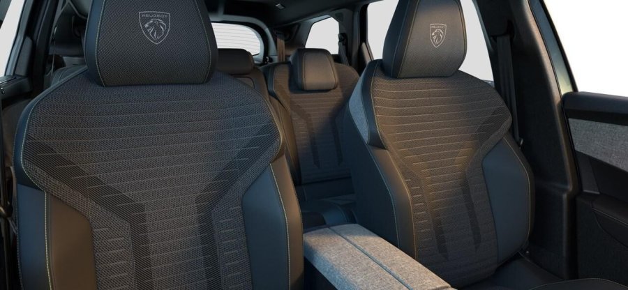 Peugeot 5008, Peugeot 5008 GT Hybrid 145 e-DCS6, barva modrá