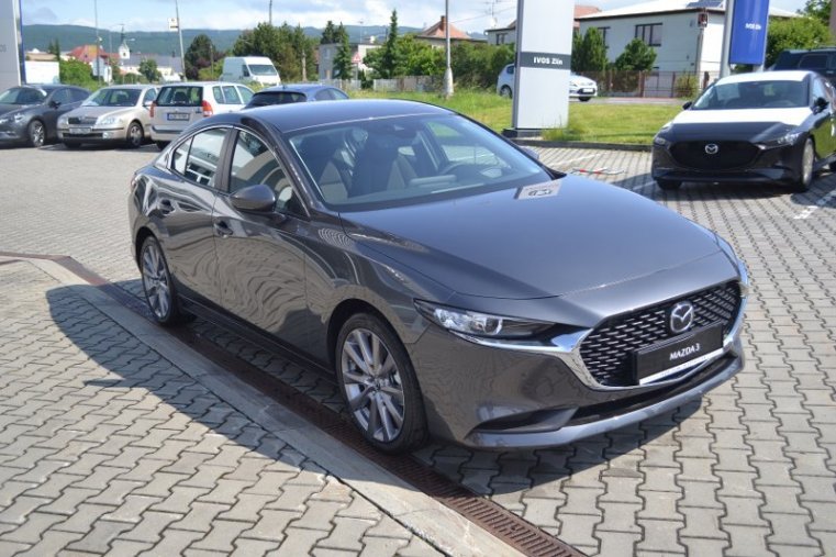 Mazda 3, Skyactiv G122, barva šedá