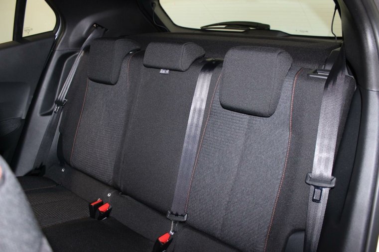 Peugeot 2008, Peugeot 2008 STYLE PureTech 100 S&S MAN6, barva stříbrná