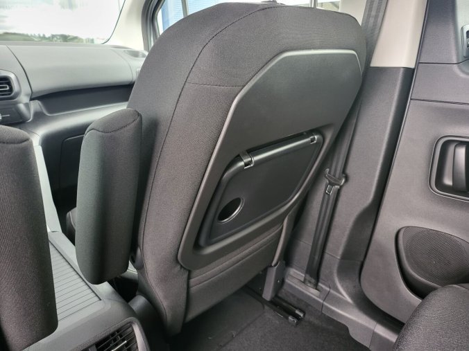 Peugeot Rifter, Peugeot Rifter LONG ALLURE BHDi 130 MAN6 M1, barva šedá