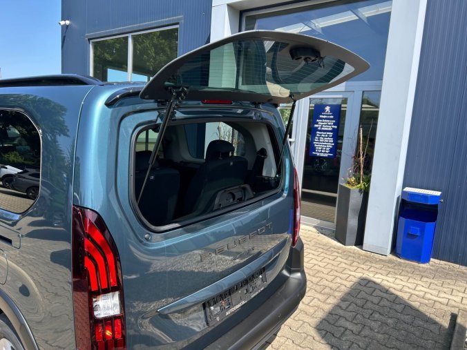 Peugeot Rifter, Peugeot Rifter LONG ALLURE BlueHDi 130 7 MÍST, barva modrá