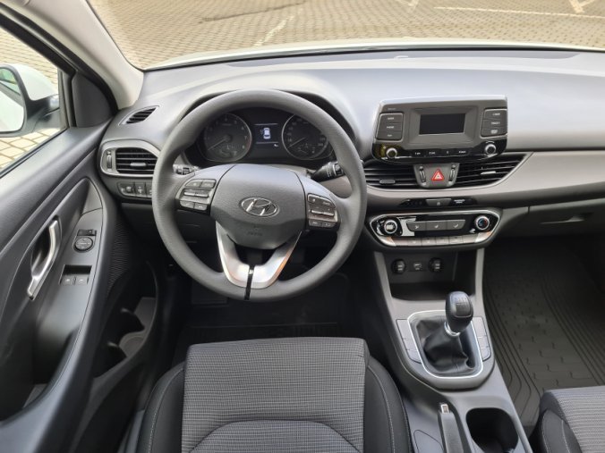 Hyundai i30, 1,5i 81 kW MT, barva bílá