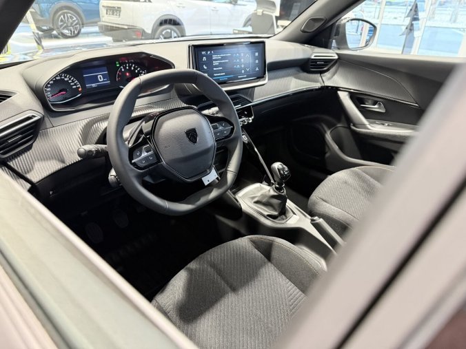 Peugeot 2008, Peugeot 2008 STYLE 100 koní, 7let záruka, barva šedá