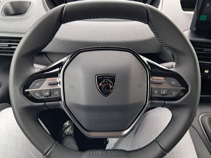 Peugeot Rifter, Peugeot Rifter LONG ALLURE BlueHDi 130 S&, barva zelená