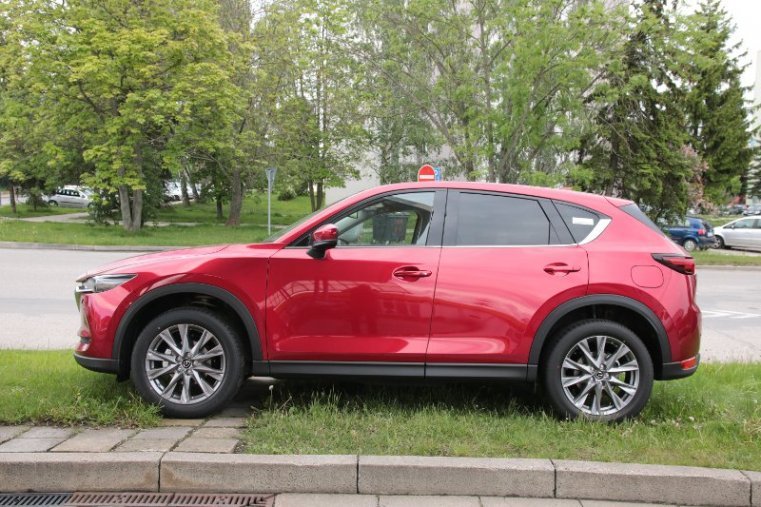 Mazda CX-5, 2,0 Skyactiv-G 165k, barva červená