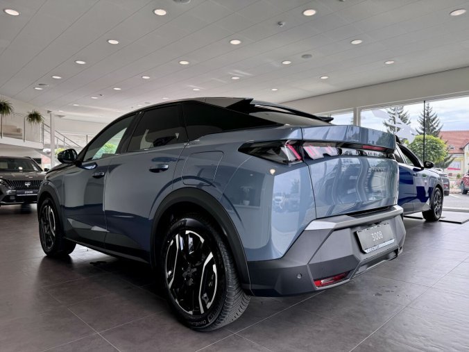 Peugeot 3008, Peugeot 3008 Elektromobil, e-dojezd 520km, barva modrá