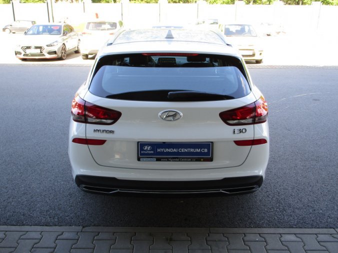 Hyundai i30, 1,5i 81 kW MT, barva bílá