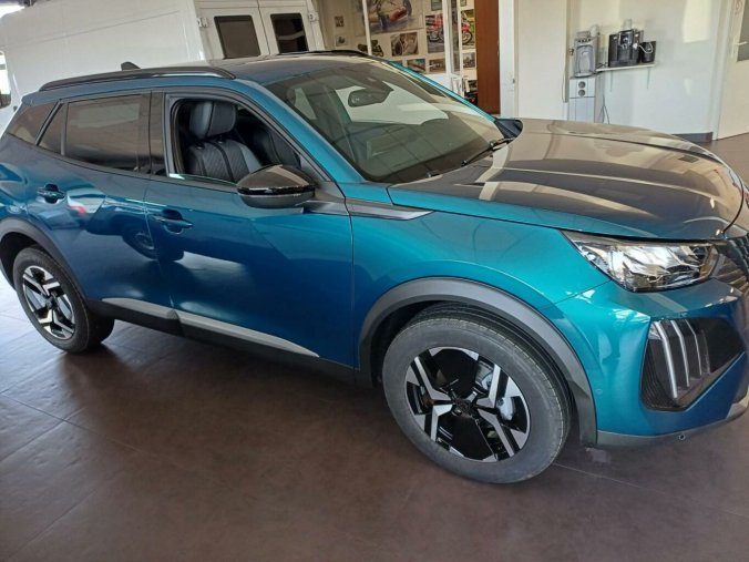 Peugeot 2008, Peugeot 2008 ALLURE 1.2 PureTech 7 let zár., barva modrá