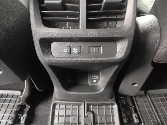 Peugeot Rifter, Peugeot Rifter ELEKTRIC GT 136 rezervace, barva bílá