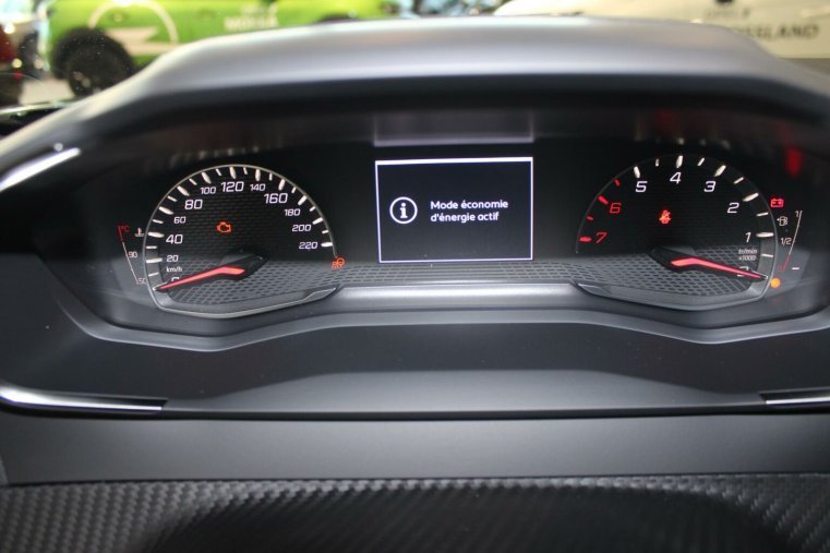 Peugeot 2008, Peugeot 2008 STYLE PureTech 100 S&S MAN6, barva stříbrná